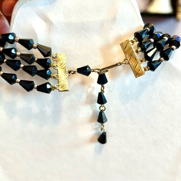 Vintage Elegant Black Beaded Necklace - Picture 3 of 3